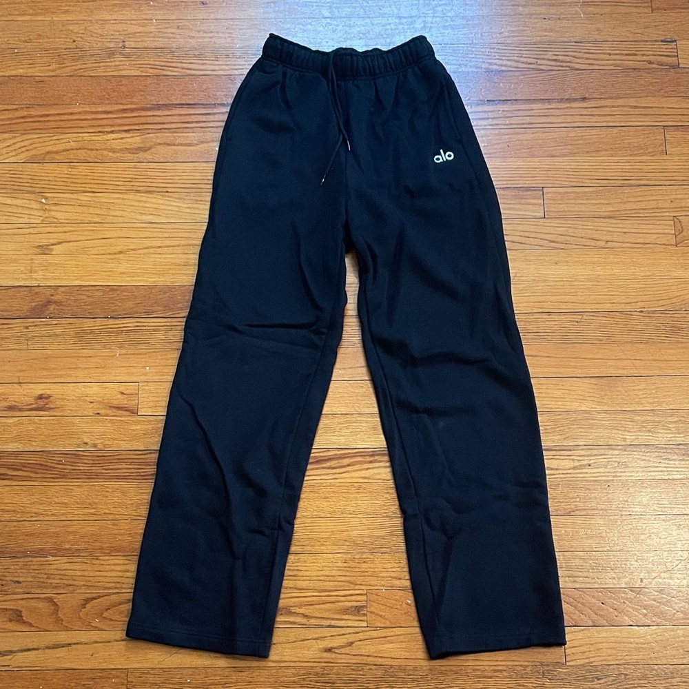 ALO Yoga Accolade Straight Leg Sweatpant, Black Size XS